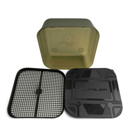 Cutie De Momeala Cu Sita Si Capac Korum, Capac Cu Perforatii, Inchidere Ermetica, Negru Cu Verde, Ideala Pentru Pescuit La Feeder